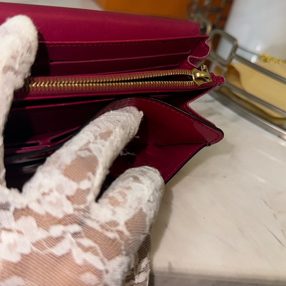 Authentic Louis Vuitton Portefeiulle Louise Patent Leather Long Bifold Wallet - Picture 13 of 16